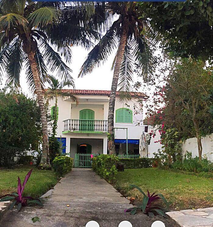 Casa à venda com 4 quartos, 100m² - Foto 1